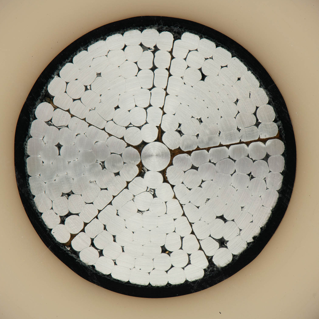 Conductor de aluminio aislado XLPE con cables de cobre para cable de alimentación subterránea impermeable