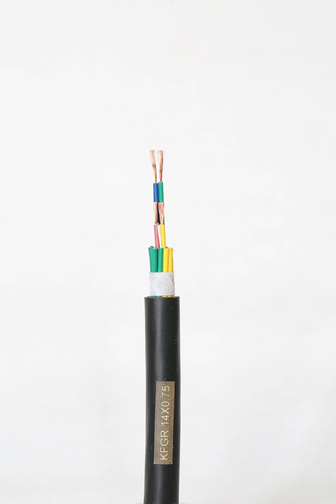 ¿Cuál es el código de color para un cable de alimentación de 3 hilos?