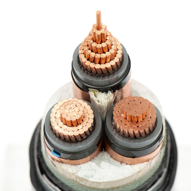 Cable de alimentación aislada XLPE de voltaje medio avanzado con revestimiento de PVC para calificaciones de 3.6-6kV y 26-35kV